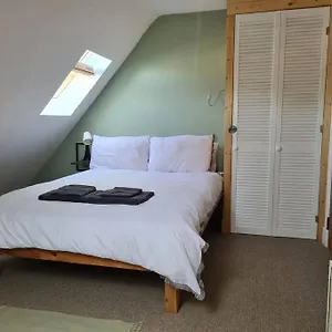 6 En-suite Bedrooms; Garden; Driveway;pet Friendly Holiday home
